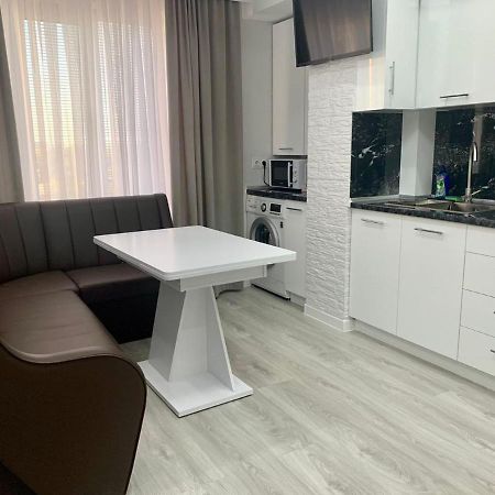 Apartament On Lev Tolstoi 43B! Appartamento Chişinău Esterno foto