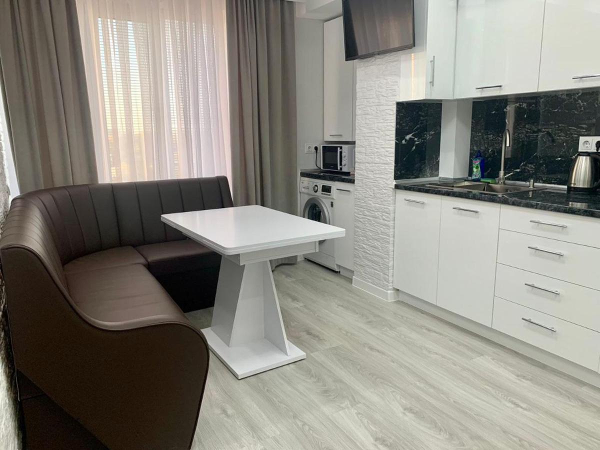 Apartament On Lev Tolstoi 43B! Appartamento Chişinău Esterno foto